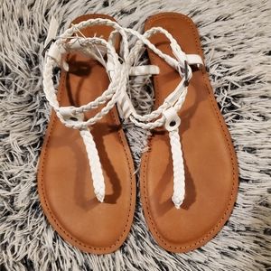 Universal Thread white sandals